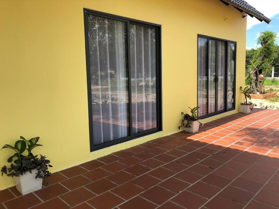 Fisherman Village Boutique Villas - Beachfront Ham Tan Exterior photo